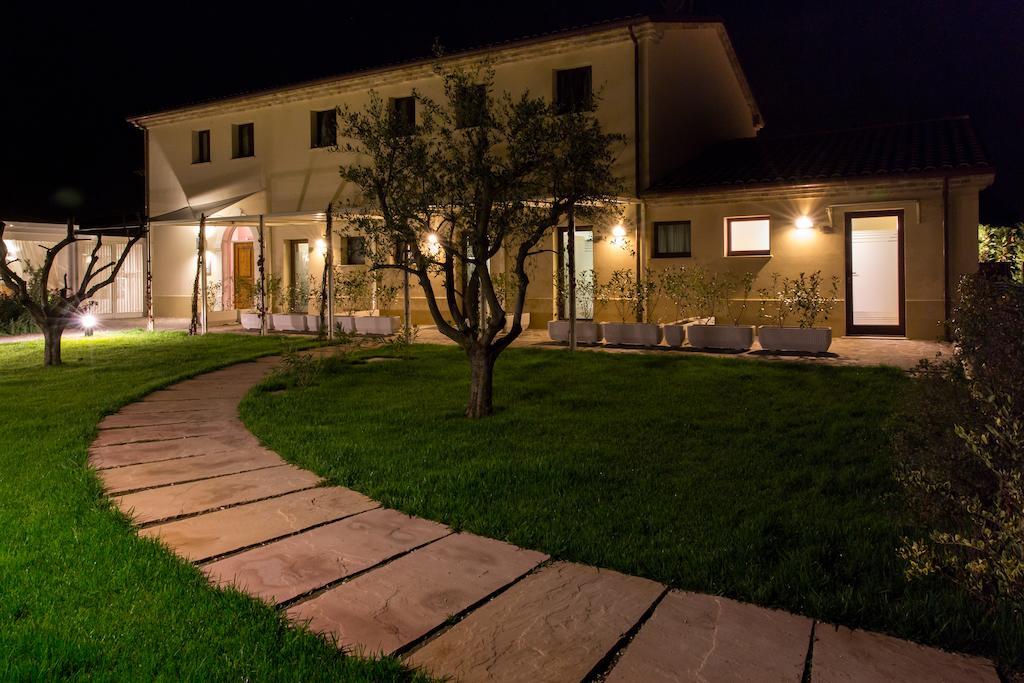 Locanda Borgognina Lucrezia Екстериор снимка