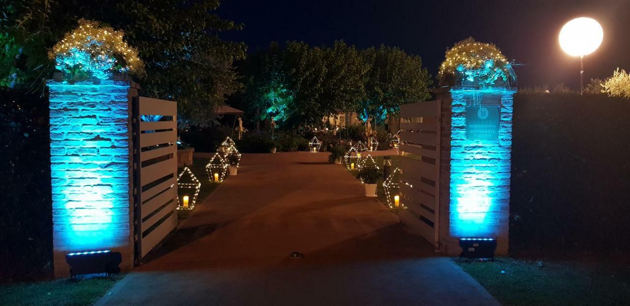 Locanda Borgognina Lucrezia Екстериор снимка